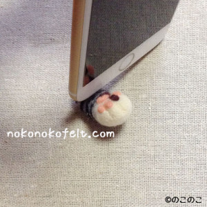 イヤフォンジャックピアス　のこのこ　にゃんこのて